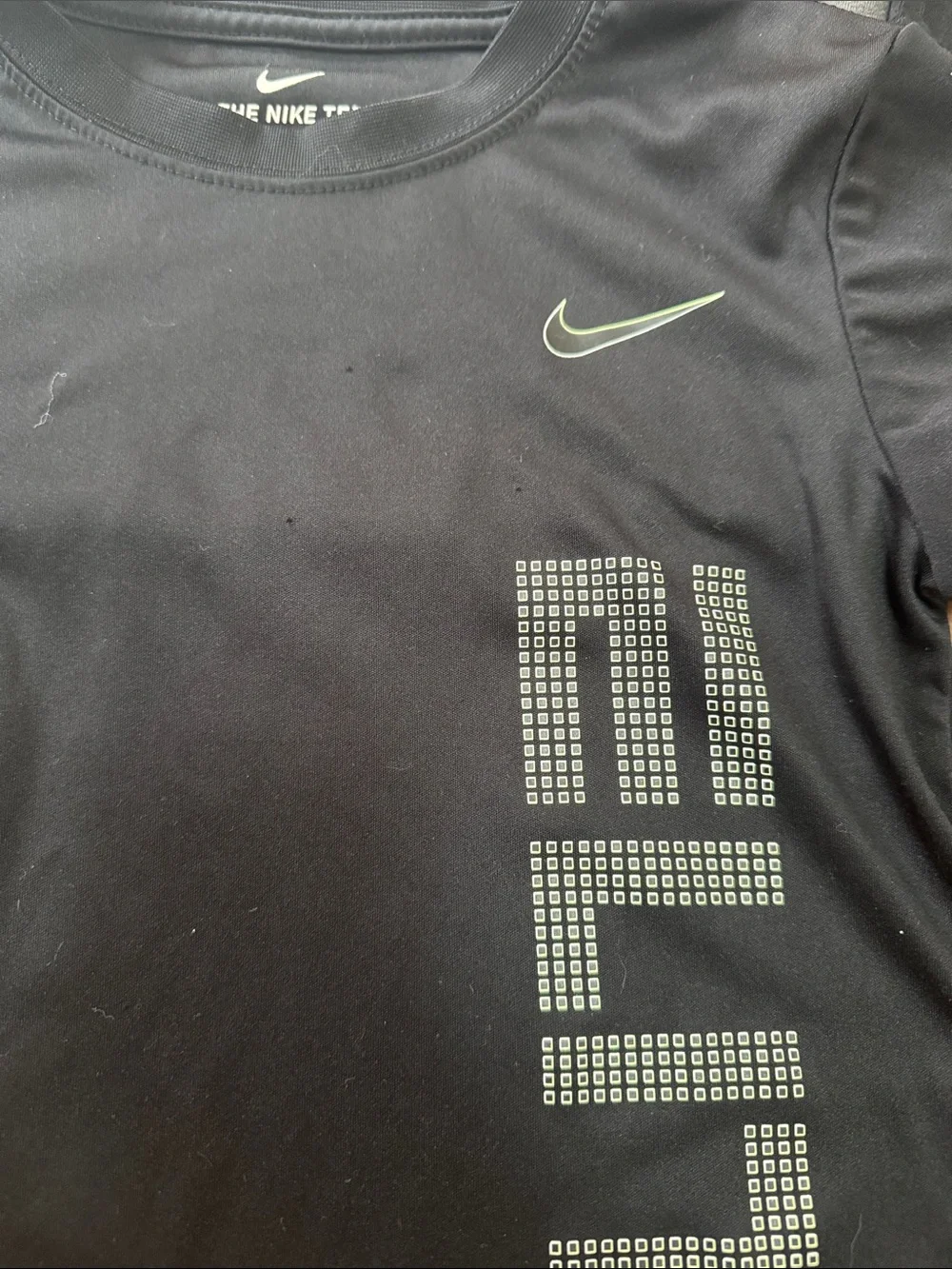 6 assorted boys short sleeve shirts (Nike, old navy, primark)